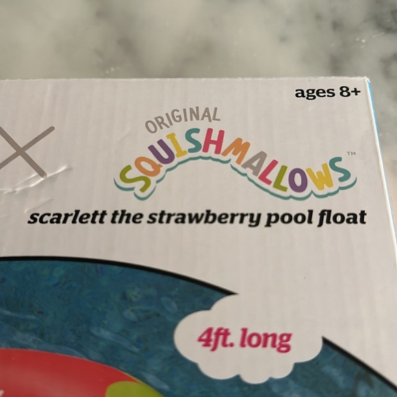 Squishmallows floatie Scarlett the strawberry - Picture 2 of 3